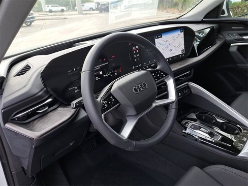 New 2025 Audi Q5 2.0T Premium Plus image 7