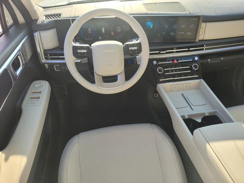 Used 2025 Hyundai Santa Fe SE image 11