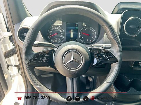 Used 2025 Mercedes-Benz Sprinter 2500 image 10
