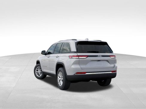 New 2026 Jeep Grand Cherokee Laredo X AWD/4WD image 3