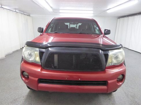 Used 2011 Toyota Tacoma 4x4 Double Cab w/ TRD Off-Road Pkg image 2