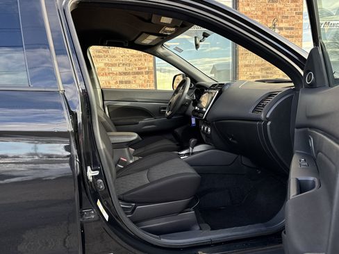 Used 2020 Mitsubishi Outlander Sport Black Edition image 13