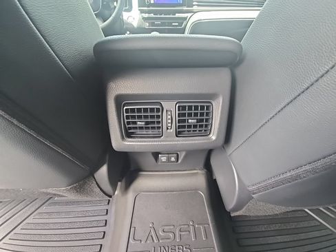 Used 2026 Toyota Camry SE FWD image 35