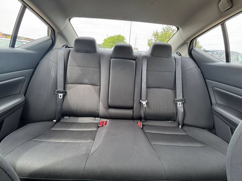 Used 2025 Nissan Altima 2.5 SV FWD image 37
