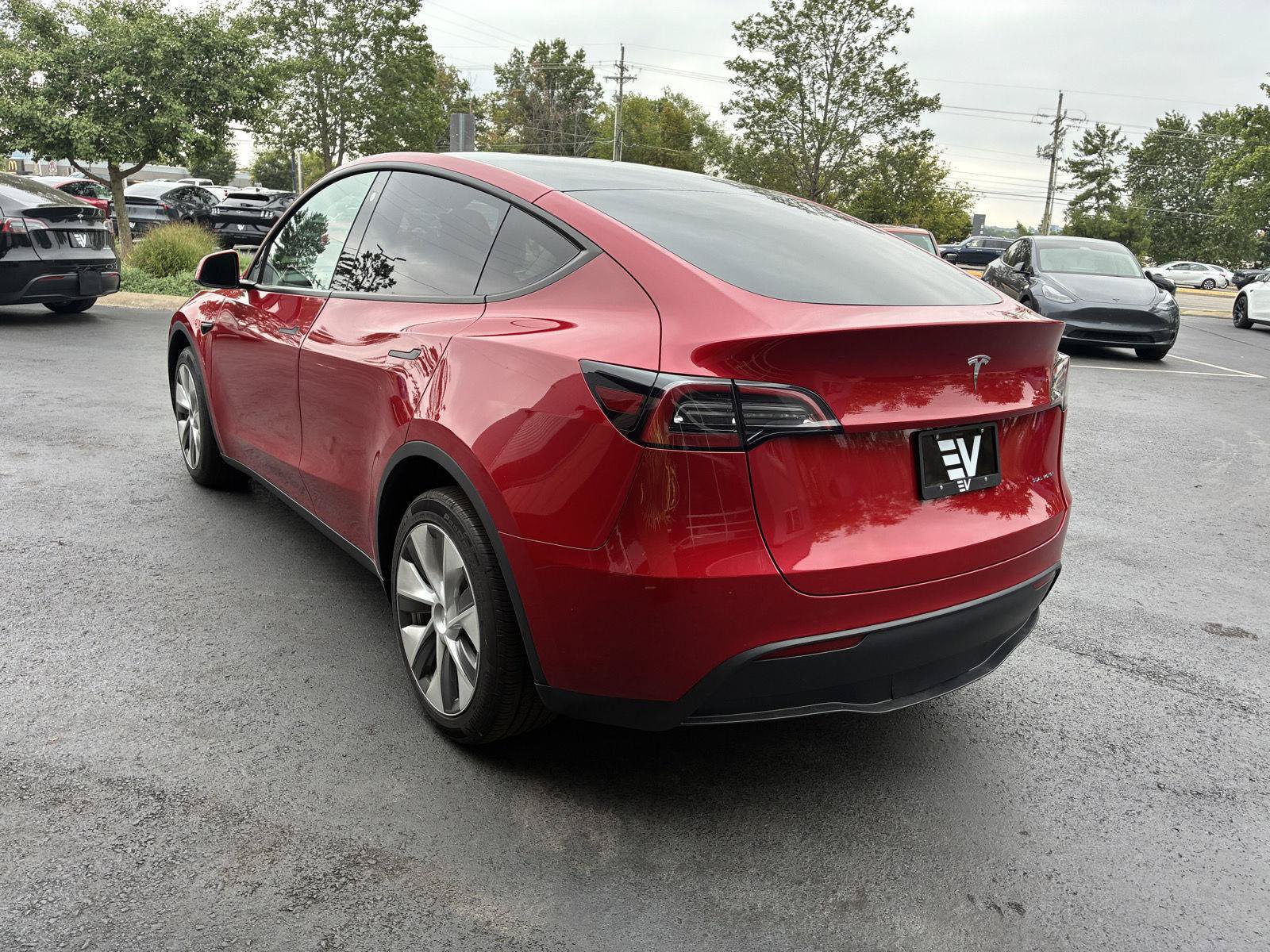 Used 2023 Tesla Model Y Long Range AWD/4WD image 4