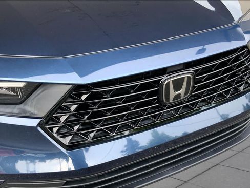 Used 2023 Honda Accord EX image 32