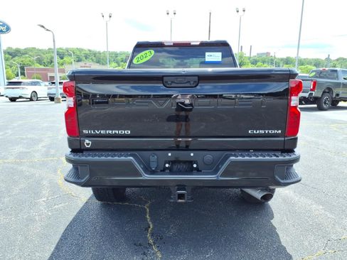 Used 2023 Chevrolet Silverado 2500 Custom w/ Custom Convenience Package AWD/4WD image 6