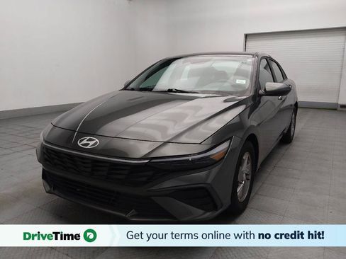 Used 2025 Hyundai Elantra SE FWD image 1