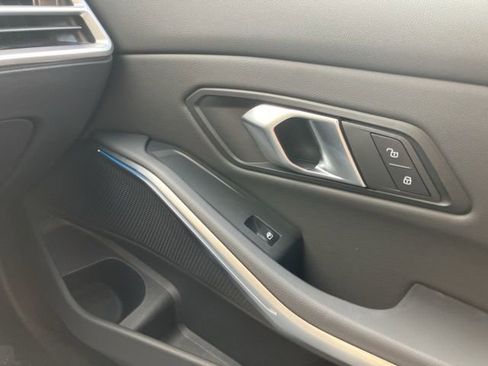 Used 2025 BMW 330i xDrive Sedan w/ Convenience Package image 28