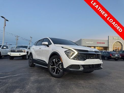 Used 2023 Kia Sportage EX image 2