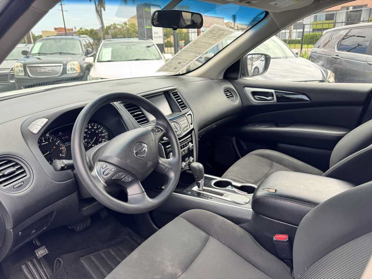 Used 2020 Nissan Pathfinder S FWD image 37