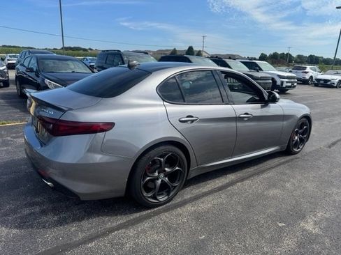 Used 2019 Alfa Romeo Giulia Ti Sport w/ Quick Order Package 22U Sport RWD image 2