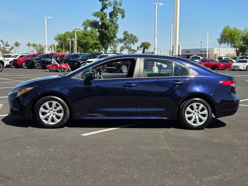 Used 2020 Toyota Corolla LE w/ Carpet Mat Package (TMS) image 9