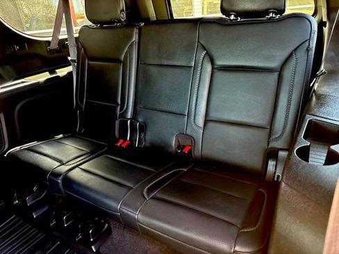 Used 2021 GMC Yukon XL Denali w/ Denali Premium Package AWD/4WD image 13