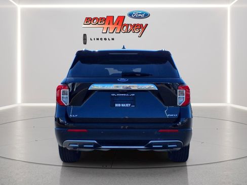 Used 2024 Ford Explorer XLT w/ Equipment Group 202A AWD/4WD image 6