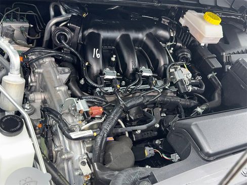 Used 2025 Nissan Pathfinder Platinum image 58