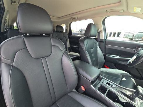 Used 2024 Kia Sorento EX w/ Panoramic Sunroof Package FWD image 23