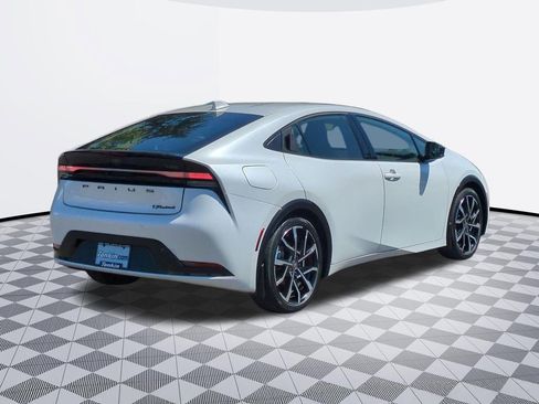 Used 2024 Toyota Prius Prime FWD image 6