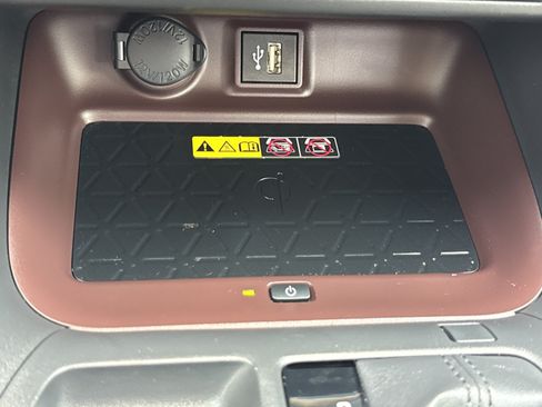 Used 2024 Toyota RAV4 Limited w/ Advanced Technology Package AWD/4WD image 32