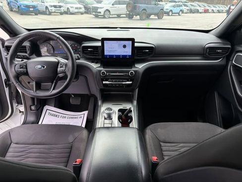 Used 2020 Ford Explorer XLT image 16