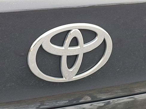 Used 2025 Toyota Camry LE image 34