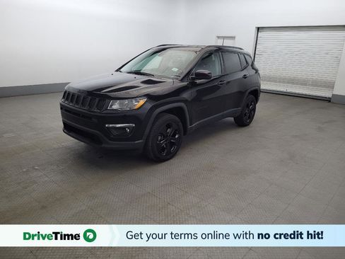 Used 2018 Jeep Compass Latitude w/ Popular Equipment Group AWD/4WD image 1