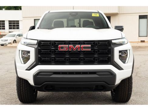 New 2026 GMC Canyon Elevation RWD image 3