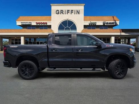 Used 2023 Chevrolet Silverado 1500 LT Trail Boss AWD/4WD image 3