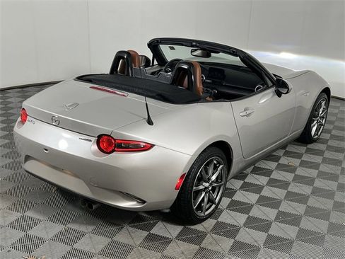 Used 2022 MAZDA MX-5 Miata Grand Touring image 8