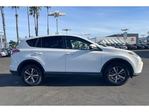 Used 2018 Toyota RAV4 XLE w/ All Weather Liner Package image 7
