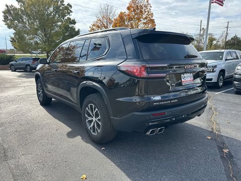 Used 2025 GMC Acadia AT4 w/ Luxury Package image 9