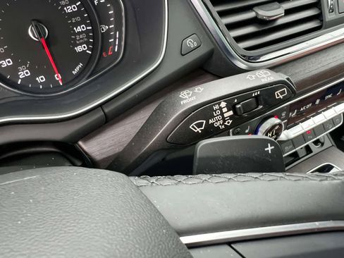 Used 2021 Audi Q5 Premium w/ Convenience Package image 31