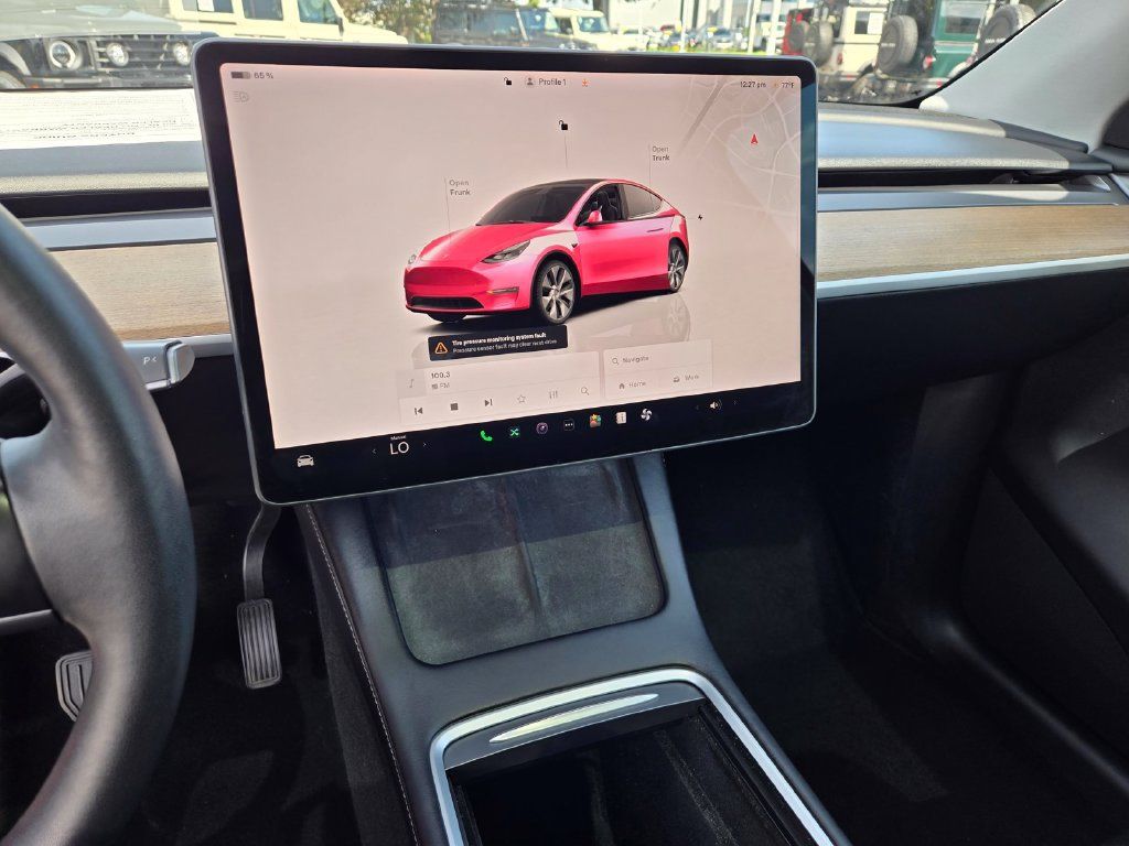 Used 2024 Tesla Model Y Long Range AWD/4WD image 21