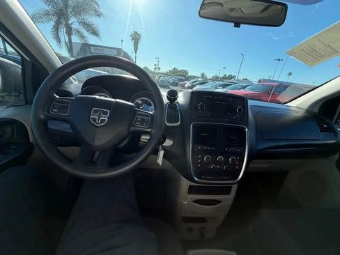 Used 2013 Dodge Grand Caravan SXT image 6