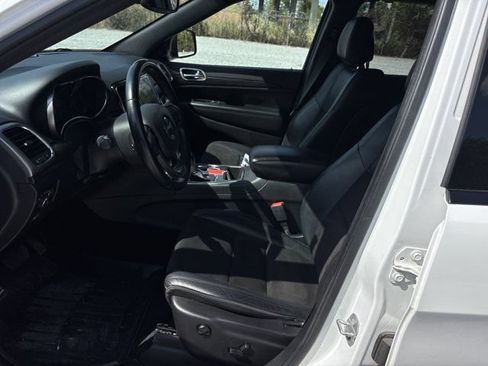 Used 2020 Jeep Grand Cherokee Altitude AWD/4WD image 14