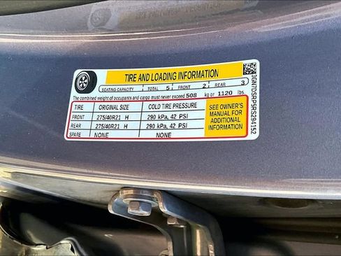 Certified 2024 Chevrolet Equinox EV RS FWD image 32