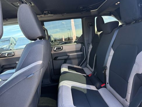 Used 2023 Ford Bronco Big Bend w/ Sasquatch Package image 17