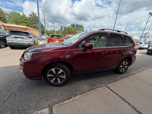 Used 2017 Subaru Forester 2.5i Premium w/ All-Weather Package AWD/4WD image 4