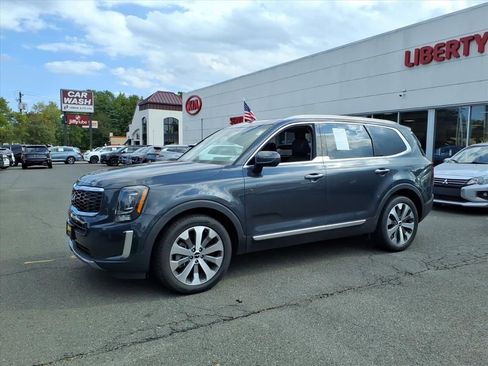 Certified 2022 Kia Telluride S image 3