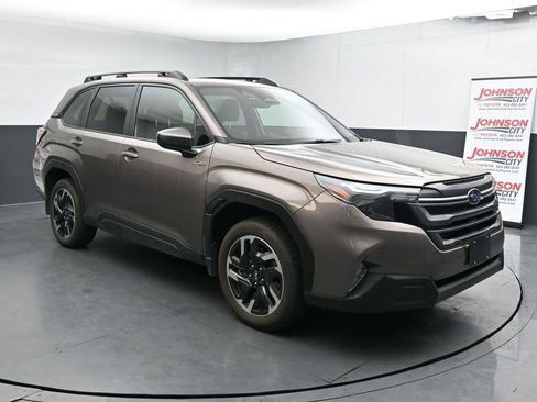 Used 2025 Subaru Forester Premium w/ Protection Package (1PH) image 2