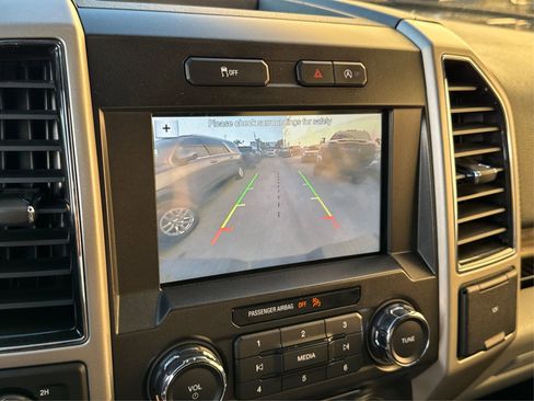 Used 2018 Ford F150 Lariat image 29