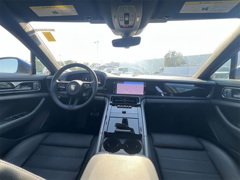 Used 2025 Porsche Panamera 4 image 10