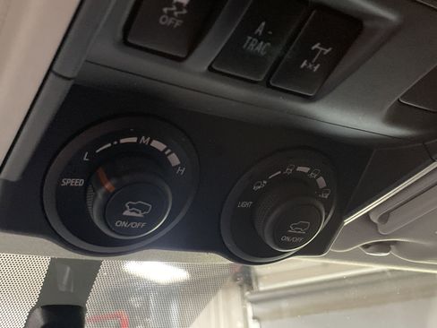 Used 2019 Toyota 4Runner TRD Off-Road image 28