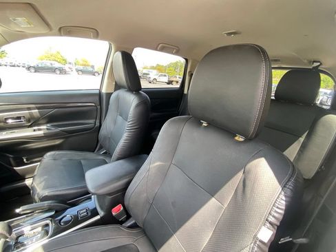 Used 2018 Mitsubishi Outlander SE FWD image 21
