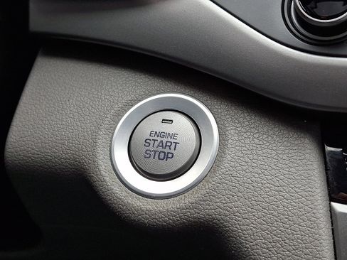 Used 2018 Hyundai Elantra Value Edition image 24