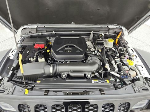 Used 2024 Jeep Wrangler Unlimited AWD/4WD image 16