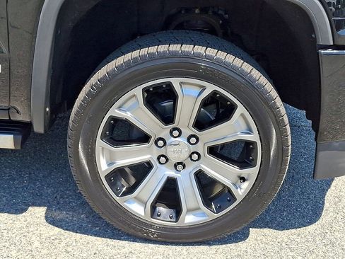 Used 2018 GMC Sierra 1500 Denali w/ Denali Ultimate Package AWD/4WD image 8