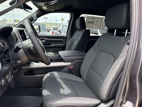 New 2026 RAM 1500 4x4 Crew Cab image 17