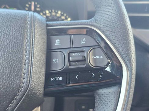 Used 2023 Toyota Tundra SR5 w/ SR5 Premium Package AWD/4WD image 31