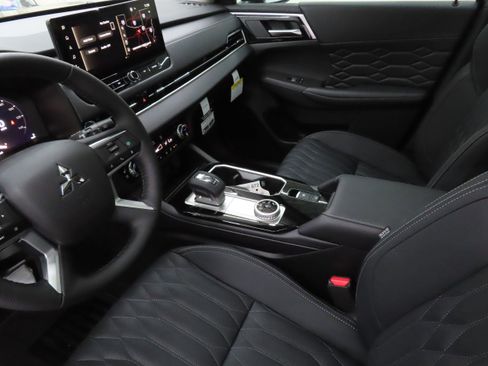 New 2026 Mitsubishi Outlander SEL FWD image 21